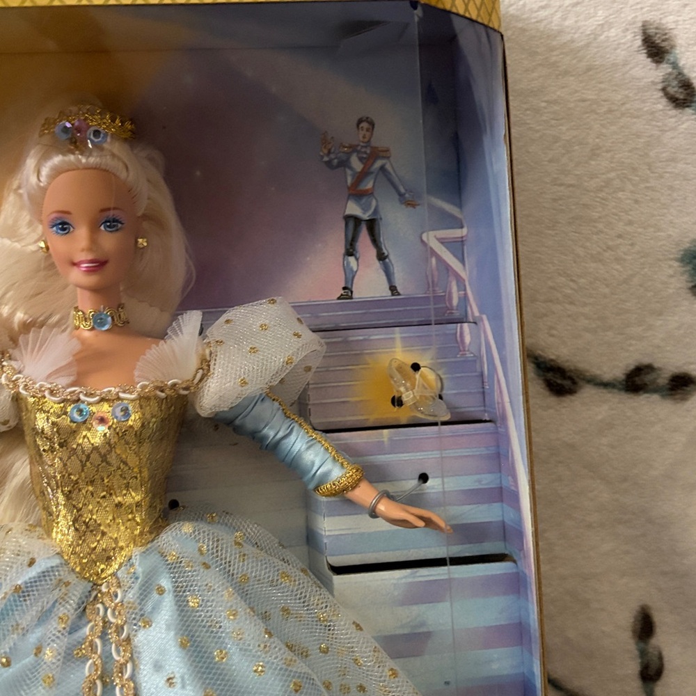 Barbie as Cinderella 1996 - Picture 10 of 11